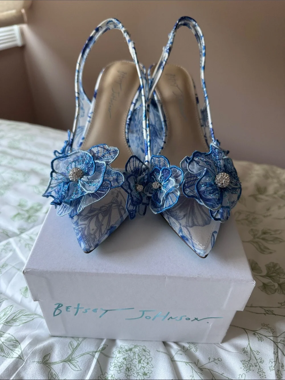 Betsey Johnson Avi Pump Blue and White Floral
